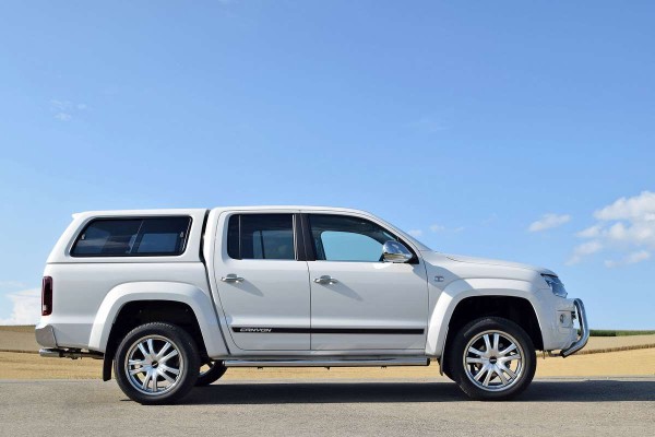delta4x4-vw-amarok-seitenbuegel-1263937-seite.jpg