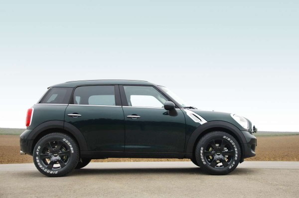 delta4x4-mini-countryman-hoeherlegung-1037044-seitlich.jpg