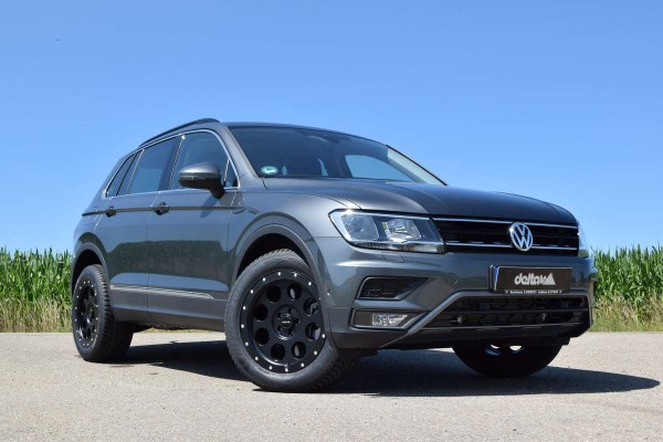 delta4x4-vw-tiguan-hoeherlegung-xvth000000-montiert.jpg
