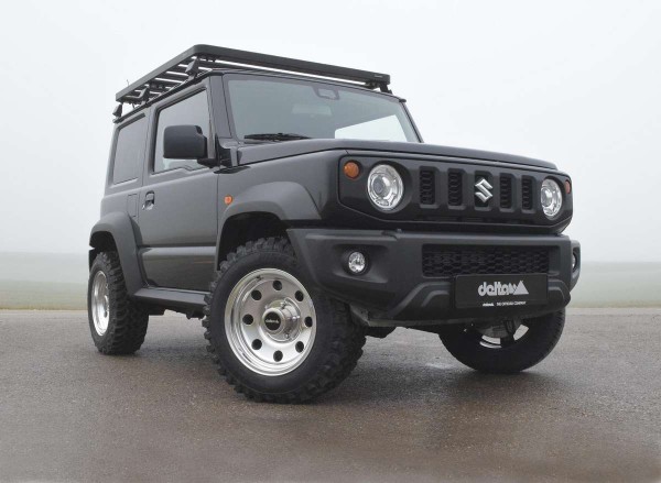 delta4x4-suzuki-jimny-radabdeckung-xjyv200003-montiert.jpg