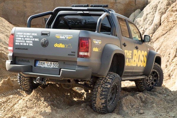 delta4x4-vw-amarok-ueberrollbuegel-166716sw-hinten.jpg