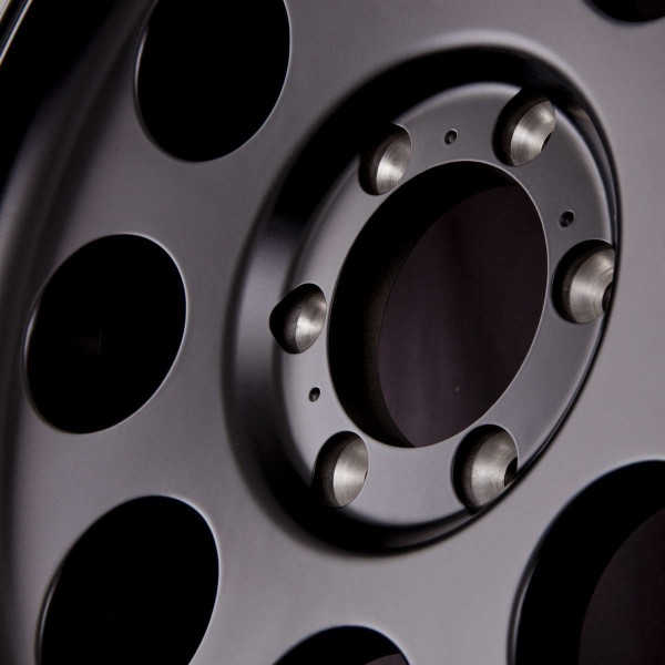 delta4x4-toyota-hilux2016-felgen-klassik-10715920l-detail1.jpg