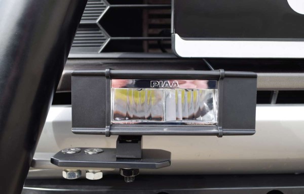 delta4x4-piaa-scheinwerfer-rechteckig-led-rf6-piaabar6-fernlicht-detail.jpg